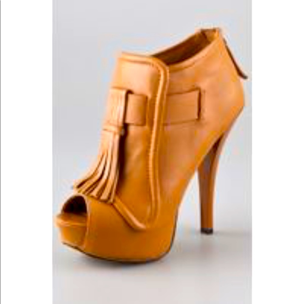 LAMB platform bootie